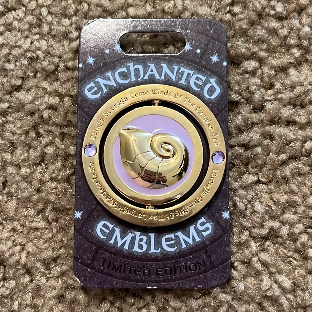 Disney LE Enchanted Emblems Pin Ursula